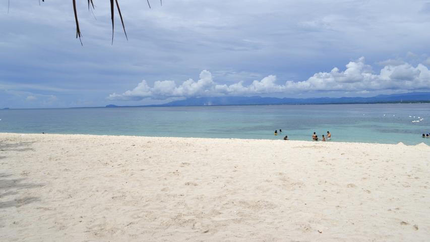 Fine White Sand Beaches at Canigao Island, Leyte, Philippines 16:9