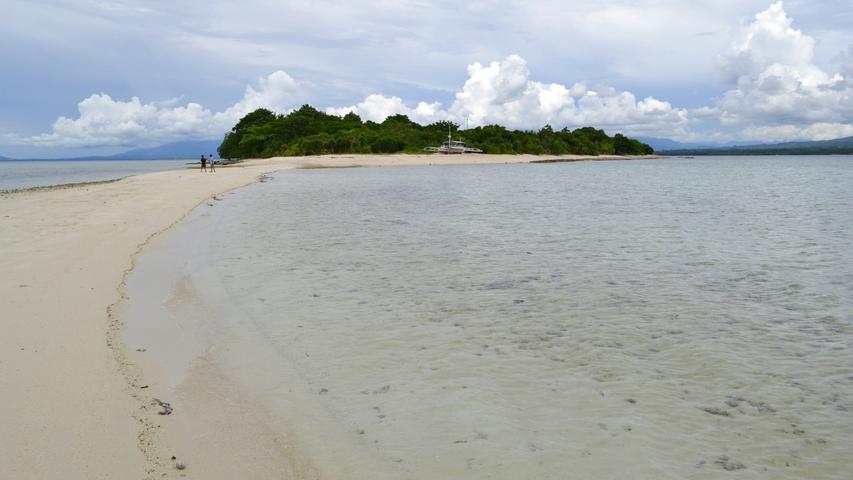 Canigao Island From Sand Outcrop at Low Tide 400 16:9