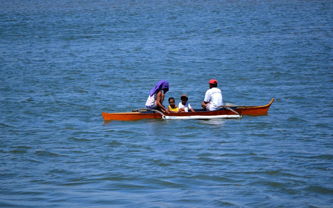 Fisher Persons In Cebu Port Area, Cebu, Philippines, 8:5