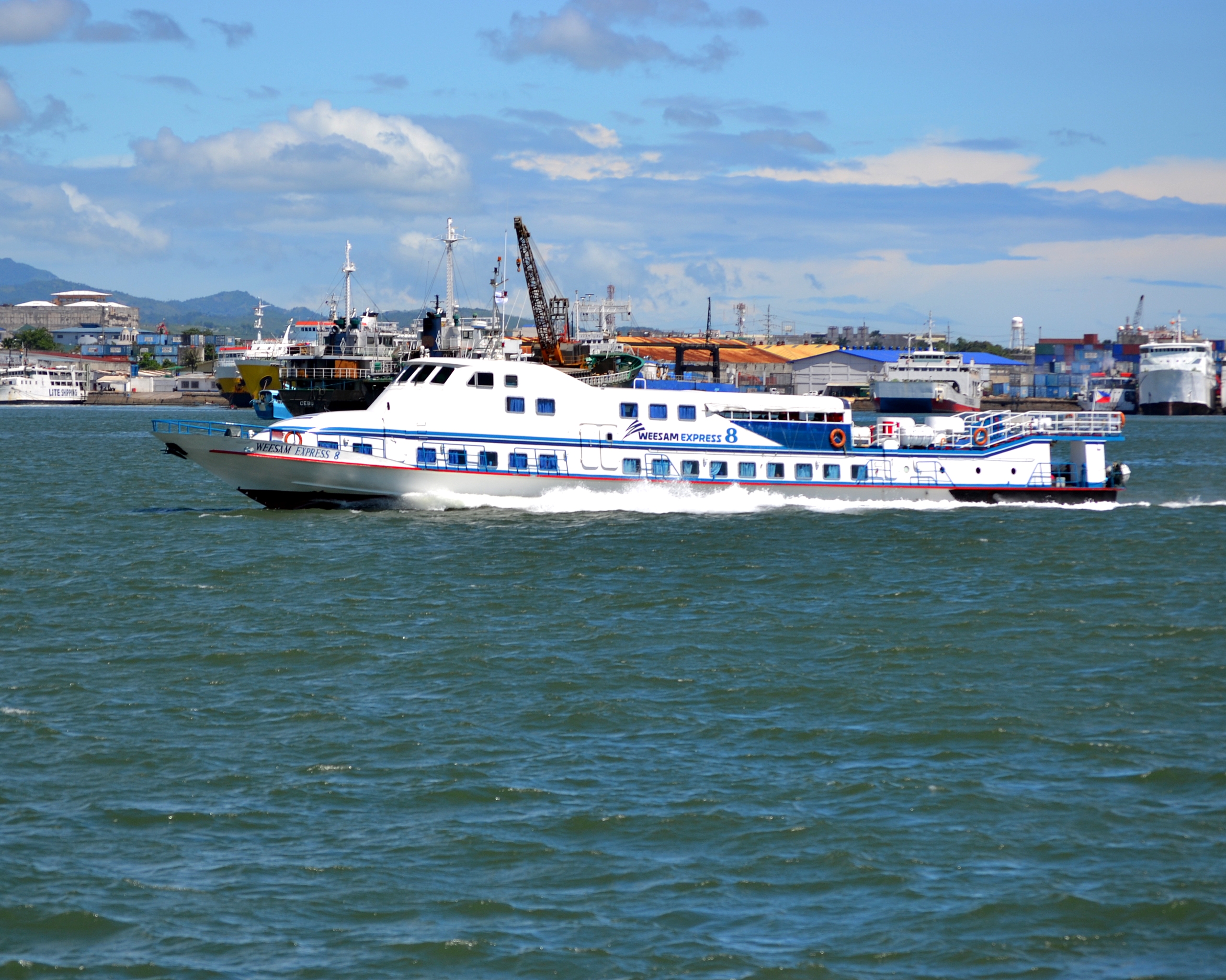 Weesam Express 8 Ferry Heading Into Cebu Port, Philippines, 072-54